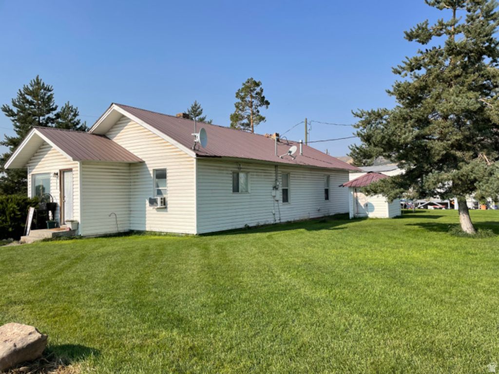 Image 4 of property listing at 3322 W 5600 S, Weston, ID 83286