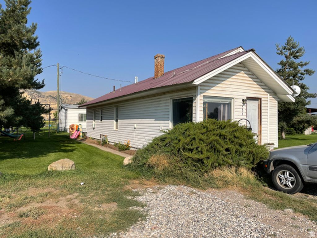 Image 5 of property listing at 3322 W 5600 S, Weston, ID 83286