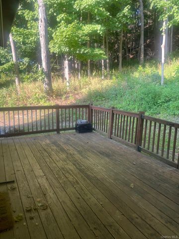 3601 Chelsea Cove S, Hopewell Junction, NY 12533