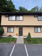 3601 Chelsea Cove S, Hopewell Junction, NY 12533