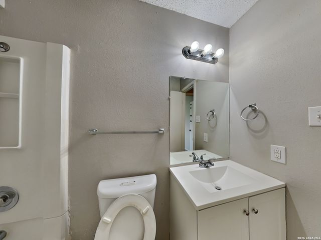 7715 Skyline Ridge, San Antonio, TX 78239