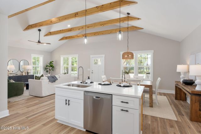 333 N Dyson Street, Holly Ridge, NC 28445