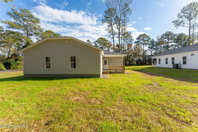 333 N Dyson Street, Holly Ridge, NC 28445