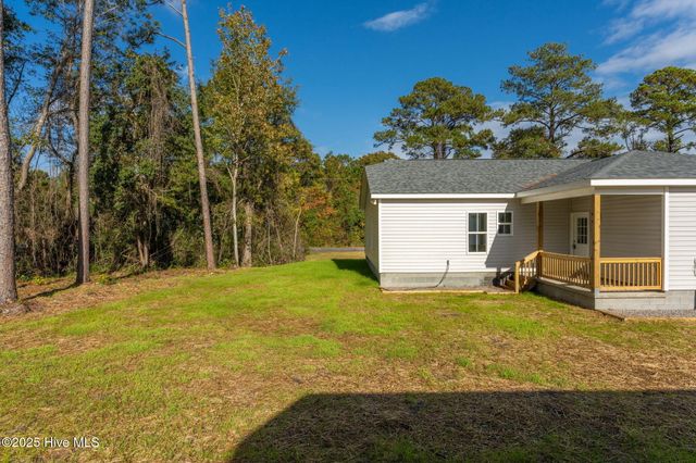 333 N Dyson Street, Holly Ridge, NC 28445