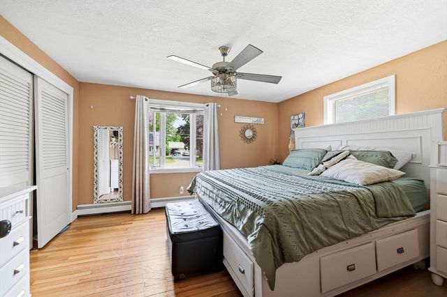 39 Bartels St, Springfield, MA 01128