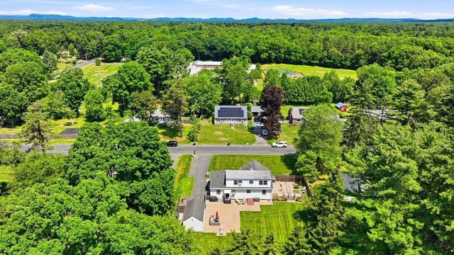 39 Bartels St, Springfield, MA 01128