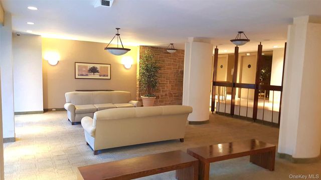 172-70 Highland Avenue 3M, Jamaica Estates, NY 11432