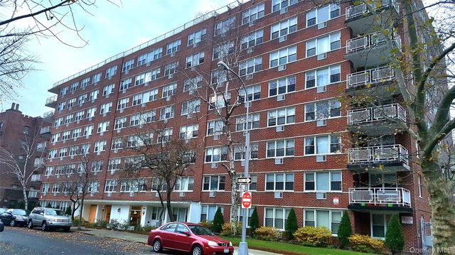 172-70 Highland Avenue 3M, Jamaica Estates, NY 11432
