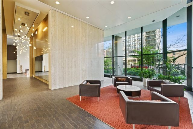 1560 N Sandburg Terrace 4301-4303, Chicago, IL 60610