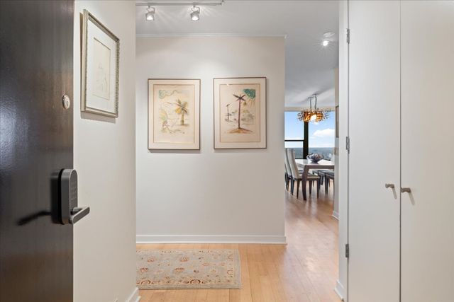 1560 N Sandburg Terrace 4301-4303, Chicago, IL 60610