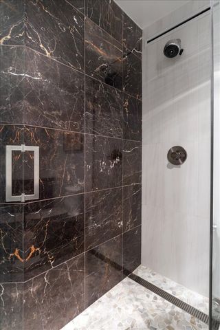 1560 N Sandburg Terrace 4301-4303, Chicago, IL 60610