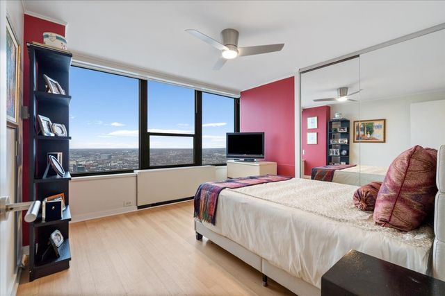 1560 N Sandburg Terrace 4301-4303, Chicago, IL 60610