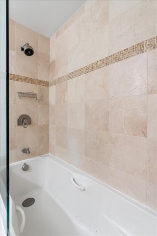 1560 N Sandburg Terrace 4301-4303, Chicago, IL 60610