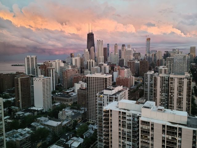 1560 N Sandburg Terrace 4301-4303, Chicago, IL 60610