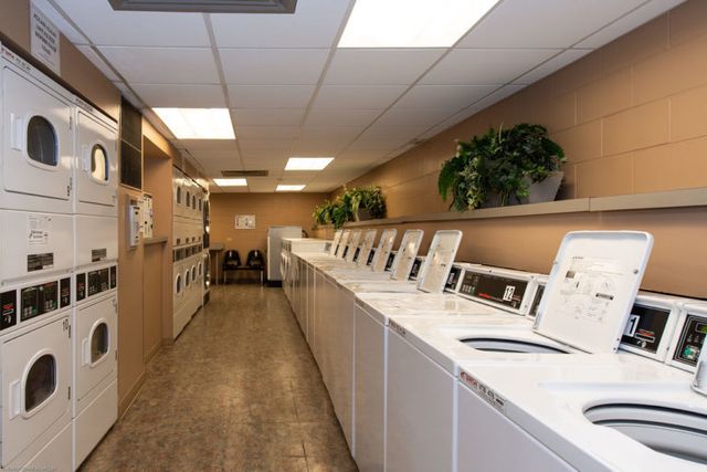 1560 N Sandburg Terrace 4301-4303, Chicago, IL 60610