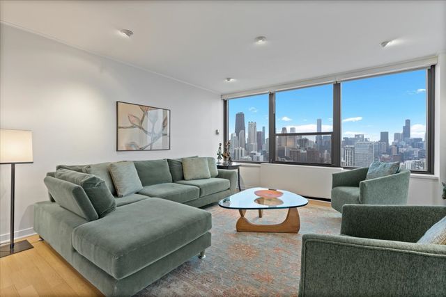 1560 N Sandburg Terrace 4301-4303, Chicago, IL 60610