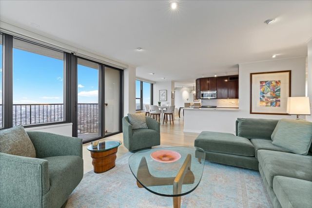 1560 N Sandburg Terrace 4301-4303, Chicago, IL 60610