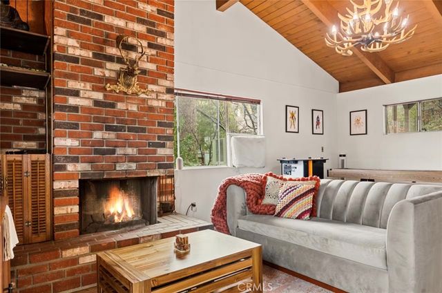 904 Sandalwood, Lake Arrowhead, CA 92352