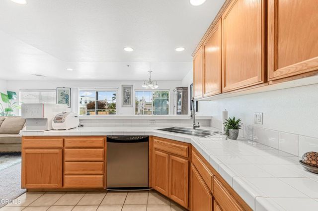 833 Dunes Street, Oxnard, CA 93035
