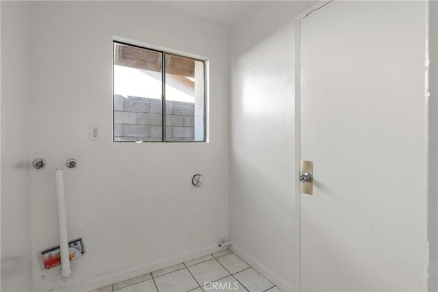 5817 Gary, Bakersfield, CA 93307