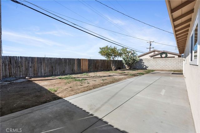 5817 Gary, Bakersfield, CA 93307