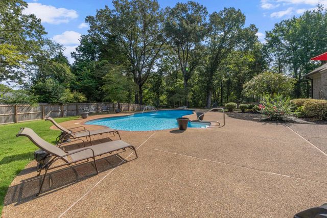 10374 HERONS RIDGE CV, Lakeland, TN 38002