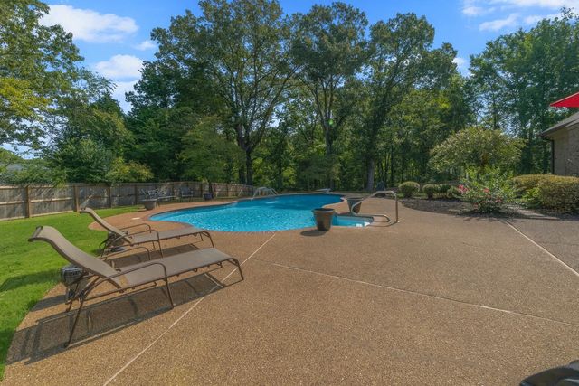 10374 HERONS RIDGE CV, Lakeland, TN 38002