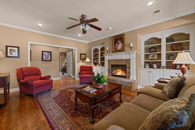 10374 HERONS RIDGE CV, Lakeland, TN 38002