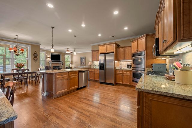 10374 HERONS RIDGE CV, Lakeland, TN 38002