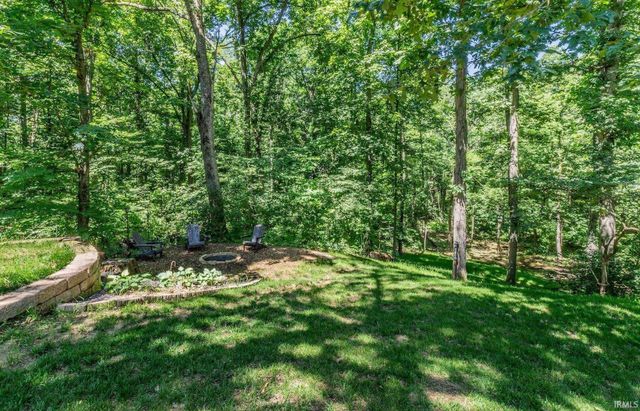10689 S Oak Ridge Estate, Haubstadt, IN 47639