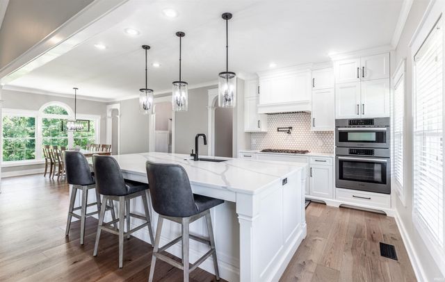 10689 S Oak Ridge Estate, Haubstadt, IN 47639