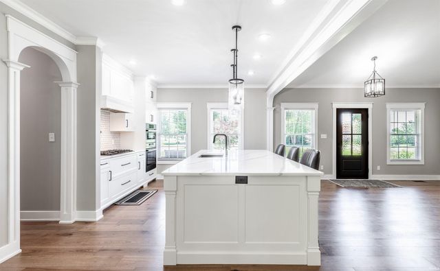 10689 S Oak Ridge Estate, Haubstadt, IN 47639