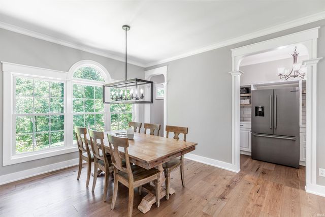 10689 S Oak Ridge Estate, Haubstadt, IN 47639