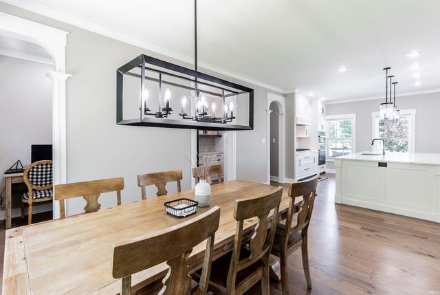 10689 S Oak Ridge Estate, Haubstadt, IN 47639