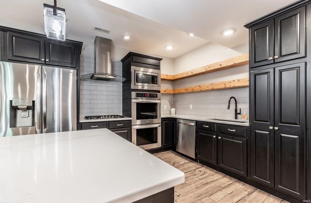 10689 S Oak Ridge Estate, Haubstadt, IN 47639