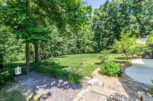 10689 S Oak Ridge Estate, Haubstadt, IN 47639