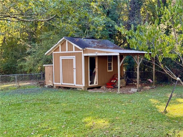 1825 North road, Snellville, GA 30078