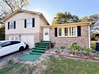 1825 North road, Snellville, GA 30078