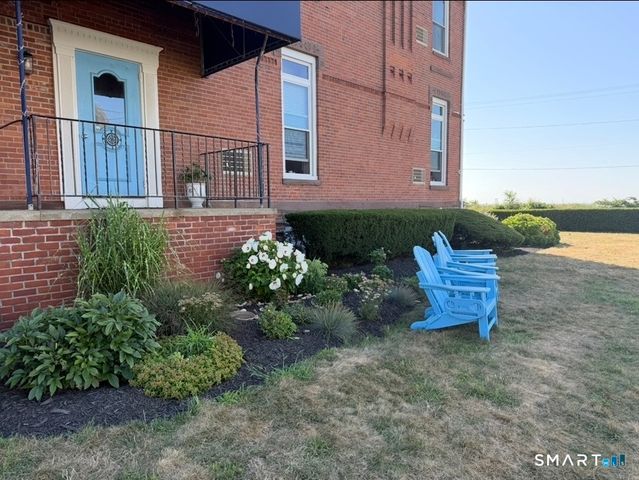 1 Peck Avenue 6, West Haven, CT 06516