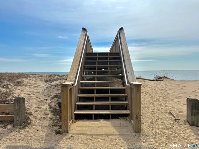 1 Peck Avenue 6, West Haven, CT 06516