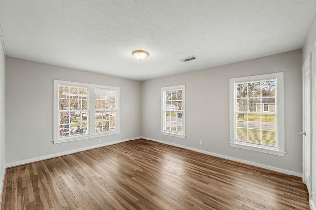 1130 17th Avenue N, Texas City, TX 77590