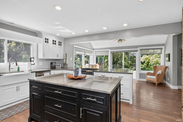 54725 County Road 33, Middlebury, IN 46540