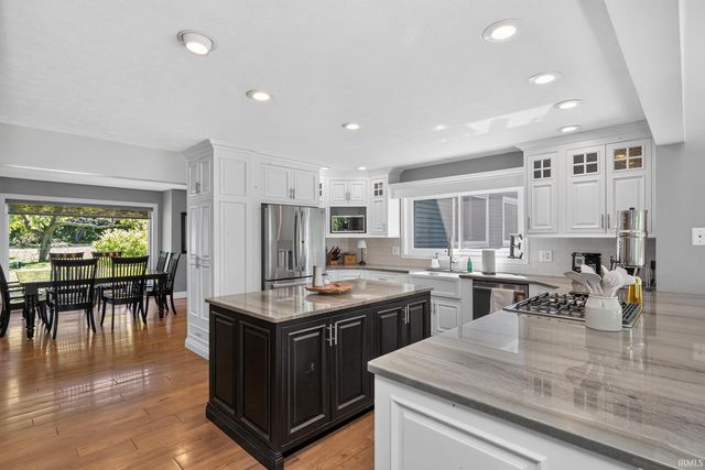 54725 County Road 33, Middlebury, IN 46540