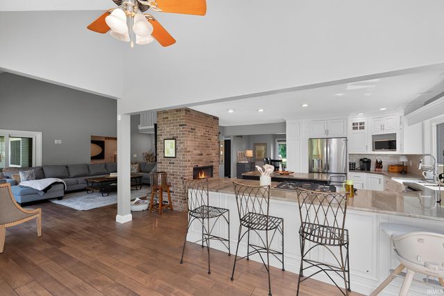54725 County Road 33, Middlebury, IN 46540