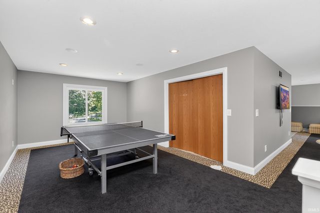 54725 County Road 33, Middlebury, IN 46540
