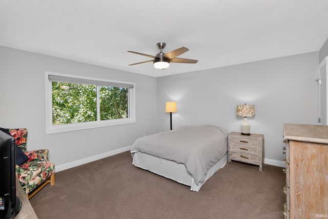 54725 County Road 33, Middlebury, IN 46540