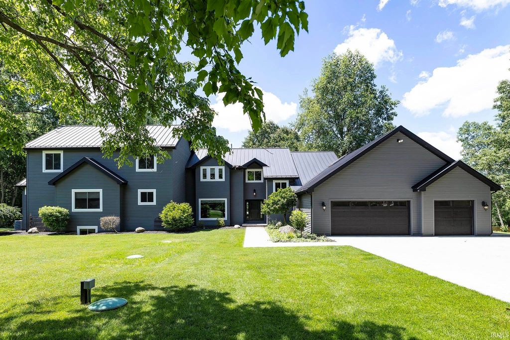 54725 County Road 33, Middlebury, IN 46540