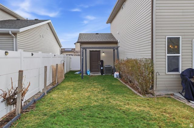 928 CHATHAM DR, North Salt Lake, UT 84054