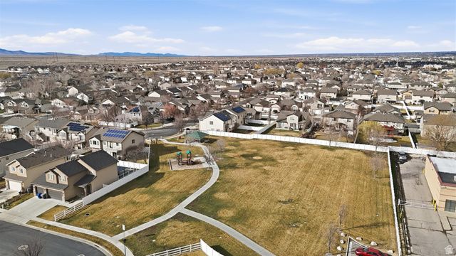 928 CHATHAM DR, North Salt Lake, UT 84054