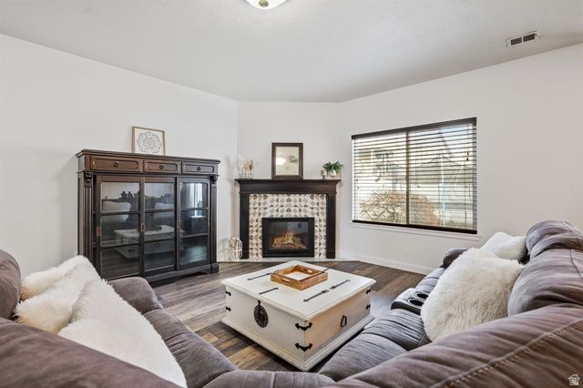 928 CHATHAM DR, North Salt Lake, UT 84054